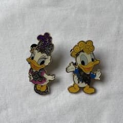 ディズニー　ドナルド　デイジー　ピンバッジ　ハロウィン　非売品のサムネイル