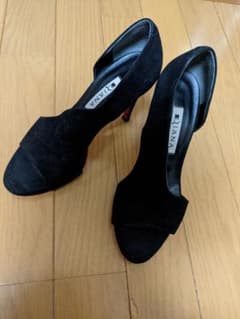 DIANAパンプス21.5 ㌢（黒）のサムネイル