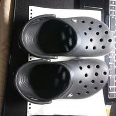 crocsのサムネイル