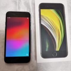 Apple iPhone SE (第2世代) ブラック128GB SIMフリーのサムネイル
