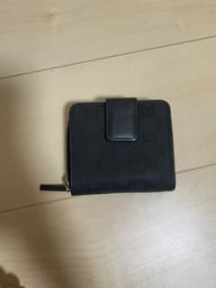 GUCCI 二つ折り財布 黒 付属品ありのサムネイル