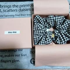 miumiu ブラックギンガムチェック シュシュ - メルカリ