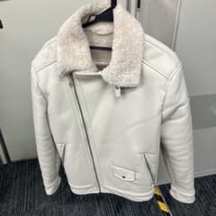 ZARA ボア襟付きホワイトムートンジャケットのサムネイル