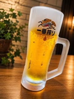 eeko* *　食品サンプル　実物大　麒麟ビール　ジョッキ　✖️2 食品サンプル ビール 麒麟一番搾り ビアジョッキ 水滴付き Fake Beer