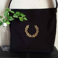 新品☆フレッドペリーのショルダーバッグのサムネイル