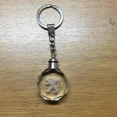 値下げ！プジョー クリスタルキーホルダーのサムネイル