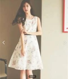 LAISSE PASSEフラワーブーケレースプリントワンピースのサムネイル