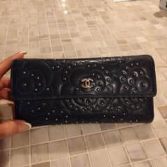 CHANELカメリア型押し長財布財布 ネイビー - メルカリ
