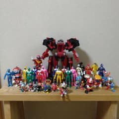 戦隊ヒーロー フィギュア まとめ売り 大量セット35点セット - メルカリ