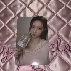 ILLIT ユナ YUNAH トレカ ペンライトのサムネイル