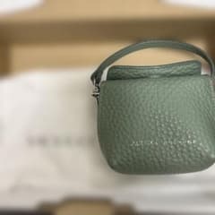 IACUCCI イアクッチ ラーナミニ チャーム グリーン レザー イタリア製