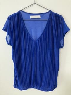 【美品】ZARA ザラ プリーツトップスのサムネイル