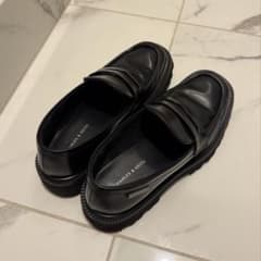 CHARLES & KEITH カバードリッジソールローファー　24.5cmのサムネイル