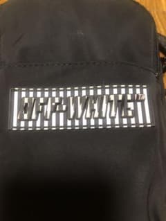 【年末に引っ越しのため全品値下げ中！】 19ss  offwhite サコッシュのサムネイル