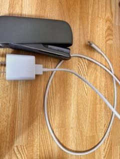 IQOS ILUMA 本体 充電器セットのサムネイル