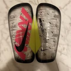 NIKE MERCURIAL LITE シンガード すねあてのサムネイル