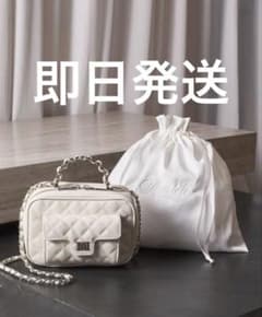 Darich キルティングマルチスクエアバッグ ノベルティ 新宿限定 White