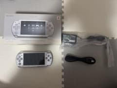 s*k様 【通電確認済み】SONY PSP2000 本体 シルバー PSP-20のサムネイル