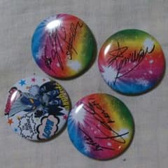 EXILE TRIBE TOWグッズ 缶バッチサイン入りのサムネイル
