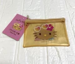 日焼けキティ　フラットポーチS ダイソー　セリア　キャンドゥのサムネイル