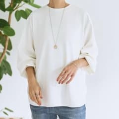 【新品未使用】ビアスリー長袖 トップス 白Tブラウス 新品未使用】ビアスリー長袖 トップス 白Tブラウス - メルカリ