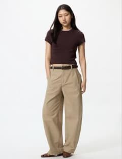 最終値下げ‼️【新品】UNIQLO ジャージーバレルレッグパンツ M ベージュのサムネイル