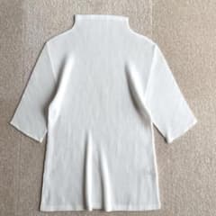 美品♡プリーツプリーズ＊細プリーツカットソー　ハイネック　白　サイズ3 プリーツプリーズ 細プリーツカットソー ハイネック 白 サイズ3 - メルカリ