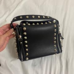 ZARA スタッズ付きショルダーバッグのサムネイル