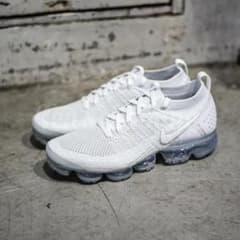 NIKE ナイキ　エアヴェイパーマックス　フライニット2 ホワイトのサムネイル