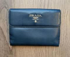PRADA ネイビー 二つ折り財布のサムネイル