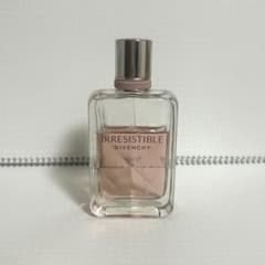 GIVENCHY イレジスティブル オーデパルファムヴェリィフローラル 50ml