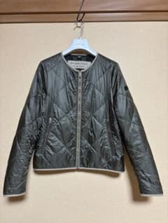 BURBERRY オリーブグリーン ダウンジャケットのサムネイル