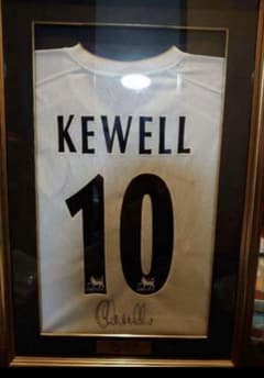 Harry Kewell 直筆サイン入りユニフォーム 額装 Harry Kewell 直筆サイン入りユニフォーム 額装 - メルカリ