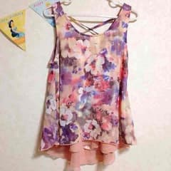 美品♡INGNI イング トップス ノースリーブのサムネイル