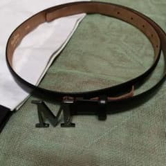 週末セールMaxMara ブラック ベルト M字型バックル S (85) - メルカリ