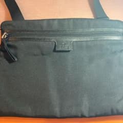 GUCCIのショルダーバックのサムネイル