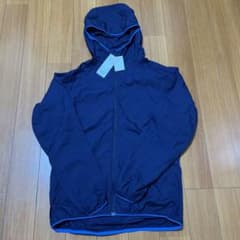 ★新品タグ付き★UNIQLO PLUSライトポケッタブルパーカのサムネイル