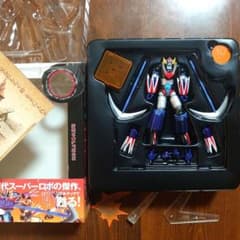 【ケース帯付き】リボルテック ヤマグチ 海洋堂 ＵＦＯロボ グレンダイザー ケース帯付き】リボルテック ヤマグチ 海洋堂 UFOロボ グレン