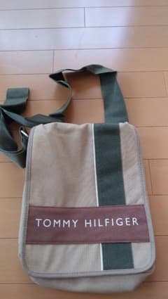 TOMMY HILFIGER　ショルダーバッグのサムネイル