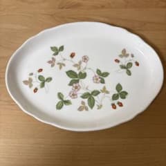 ウエッジウッド ワイルドストロベリー オーバルプレート 黒壺 - メルカリ