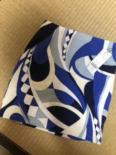 ミニスカートのサムネイル