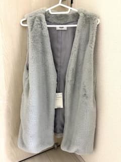 AZUL BY MOUSSY フェイクファーベスト 新品未使用タグ付きのサムネイル