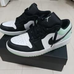 NIKE AIR JORDAN 1 LOW メンズスニーカー 秋冬カラーのサムネイル
