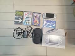 【ジャンク】 PSP2000 アイスシルバー ハードケース/ソフト付きのサムネイル