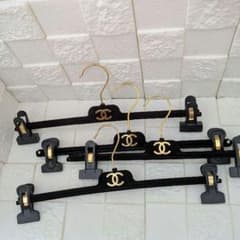 美品】CHANEL シャネル ハンガー 4本セット ベロア ゴールド金具