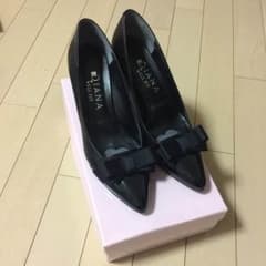 【Miki Tamayose様専用】DIANA ダイアナ 黒パンプス リボンのサムネイル