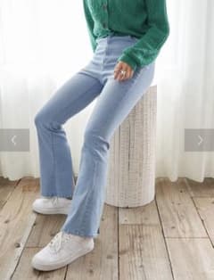 バックスリットフレアデニムパンツのサムネイル