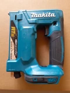Makita 充電式タッカ ST111D 本体のみ　ジャンク品のサムネイル