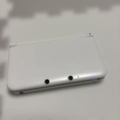 【極美品】ニンテンドー3DS LL ホワイトのサムネイル