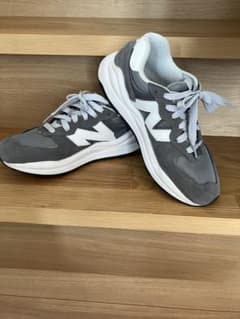 New Balance 57/40 VPBグレー スニーカー　27.5㎝のサムネイル